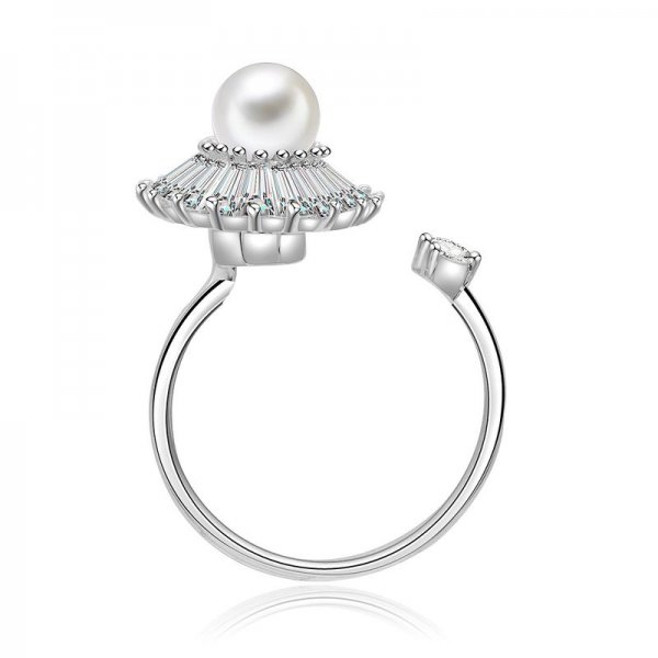 Spinning Pearl Ring